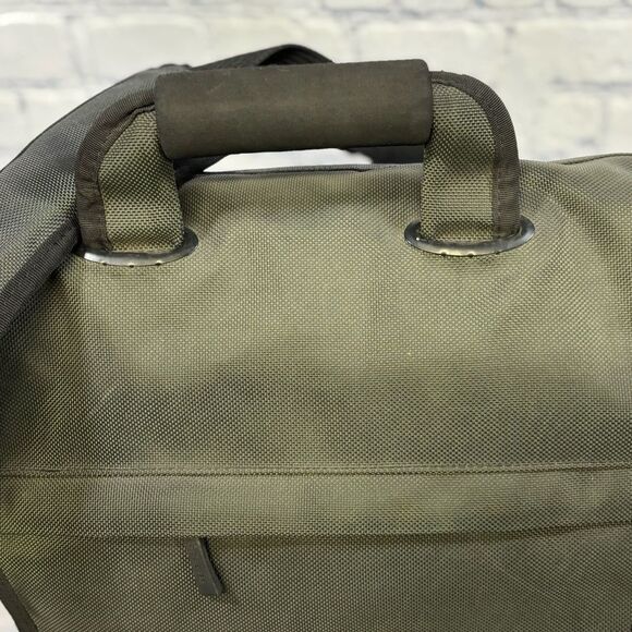 Kensington Saddle Pro Khaki Green Laptop Convertible Backpack Messenger Bag - Picture 3 of 15